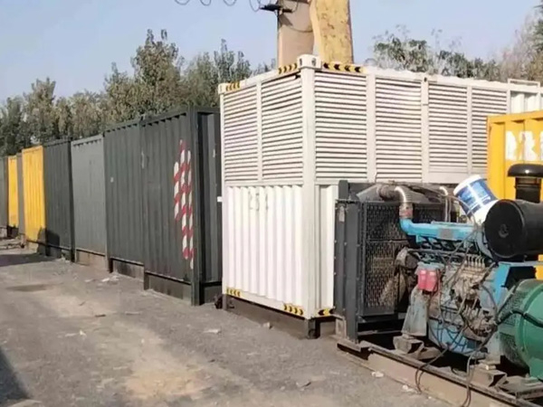 汤旺河200KW柴油发电机机组每小时油耗是多少?